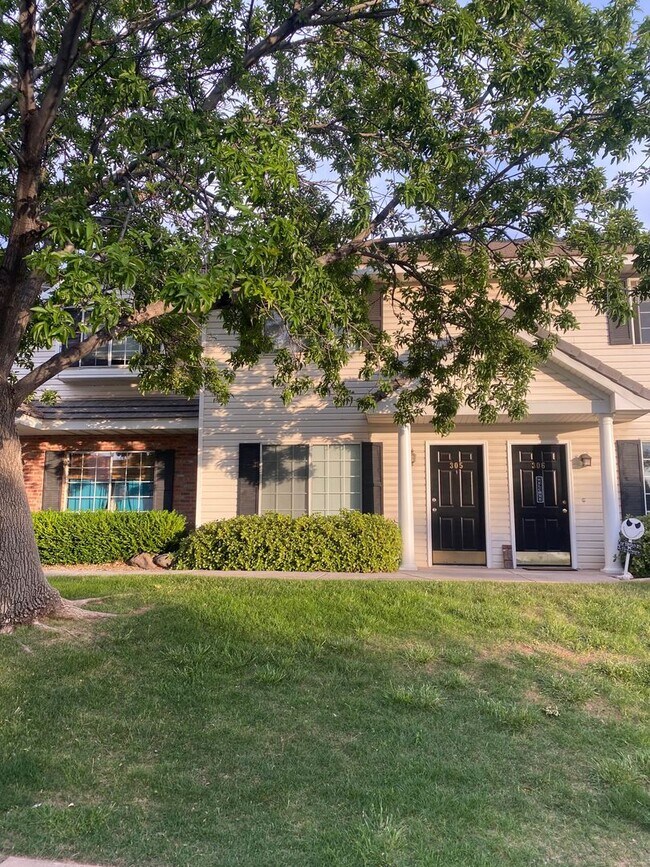 Foto del edificio - Lexington Hills Townhome