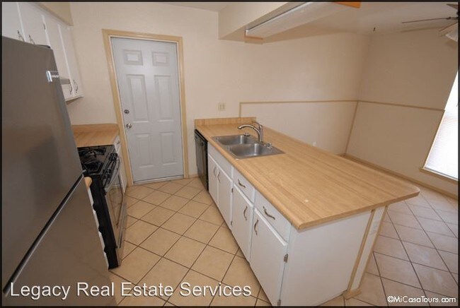 Building Photo - 10701 McAllen Pl
