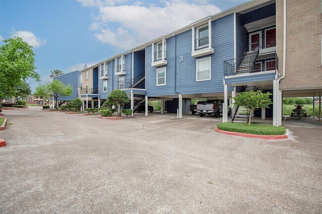 Foto del edificio - 18511 Egret Bay Blvd
