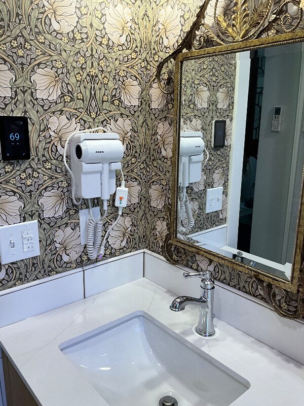 Foto del edificio - 44 N H St