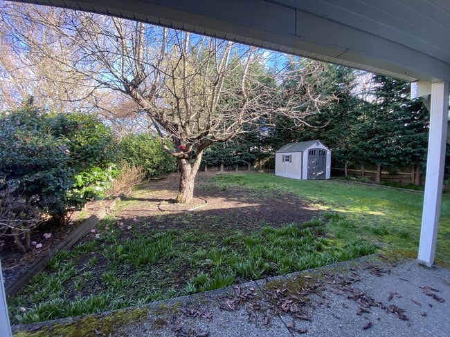 Building Photo - 6046 Montgomery Way