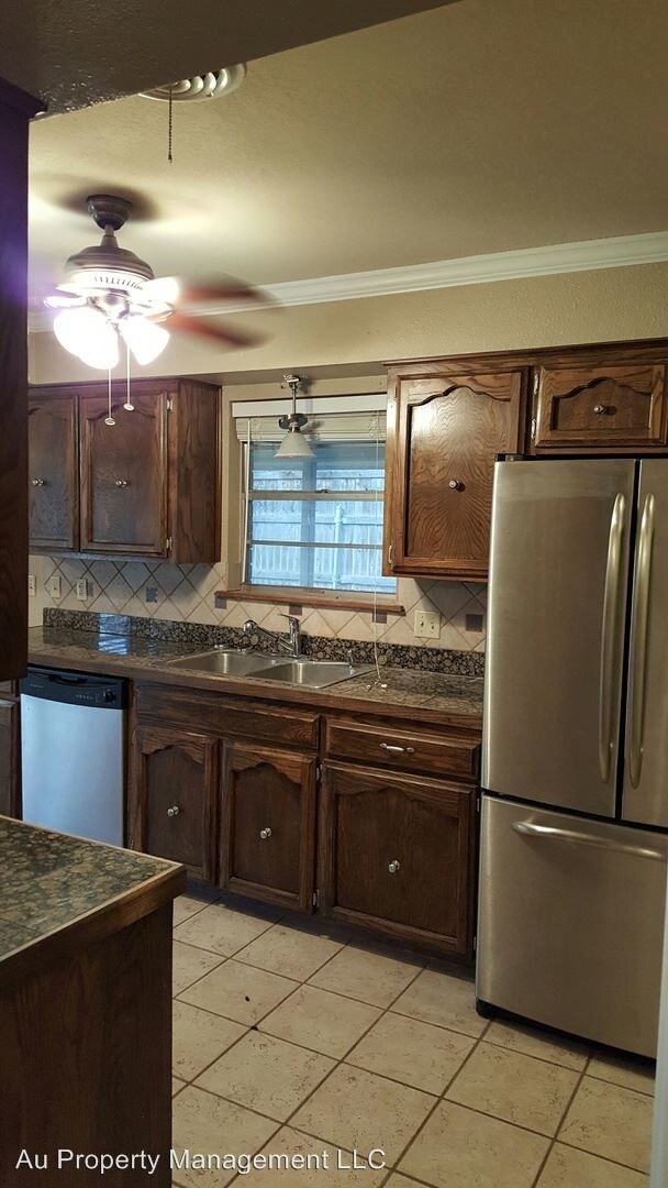Foto del edificio - 3 br, 2 bath House - 2408 SW 26th Ave