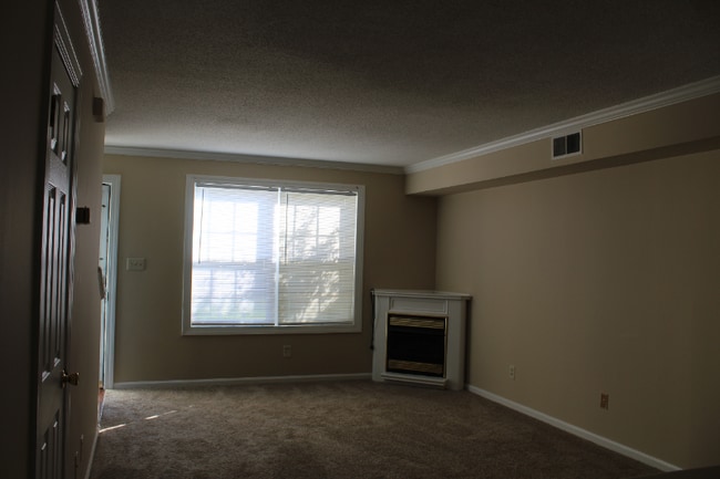 Building Photo - 109 Oakmont Dr