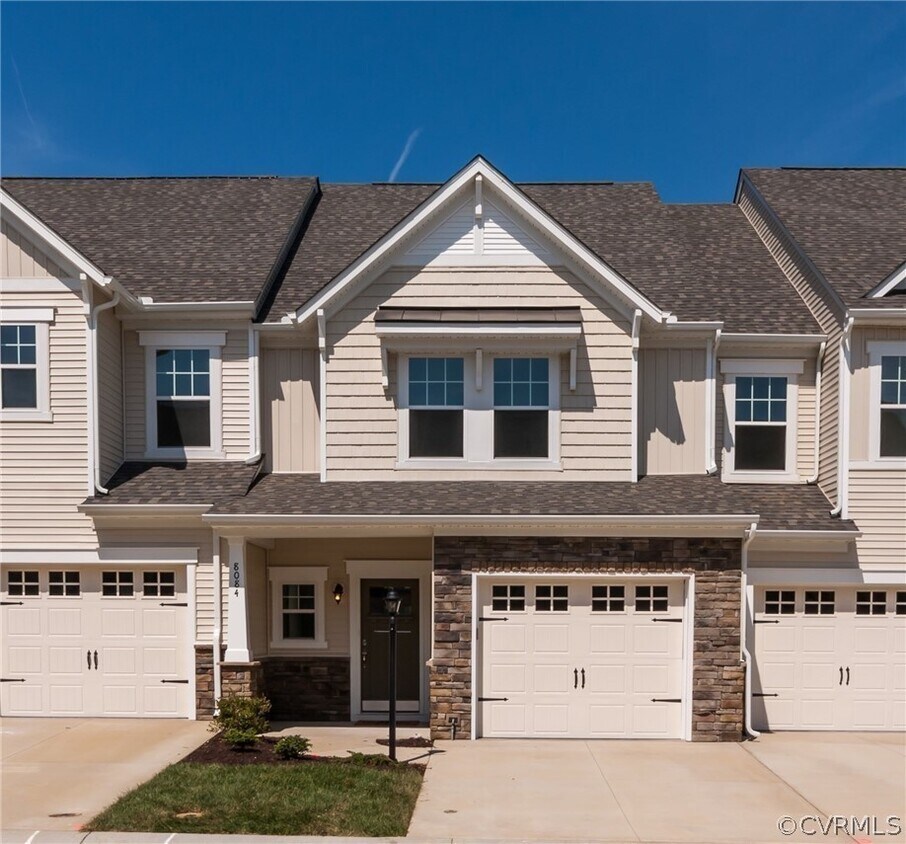 Primary Photo - 18368 Palisades Ct