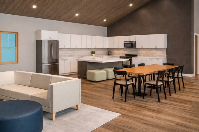 Foto del edificio - 490 S Oak St