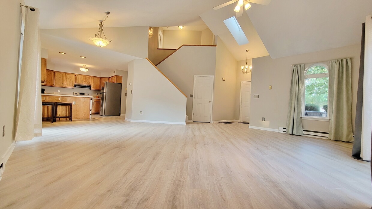 Foto principal - 615 Hilltop Terrace