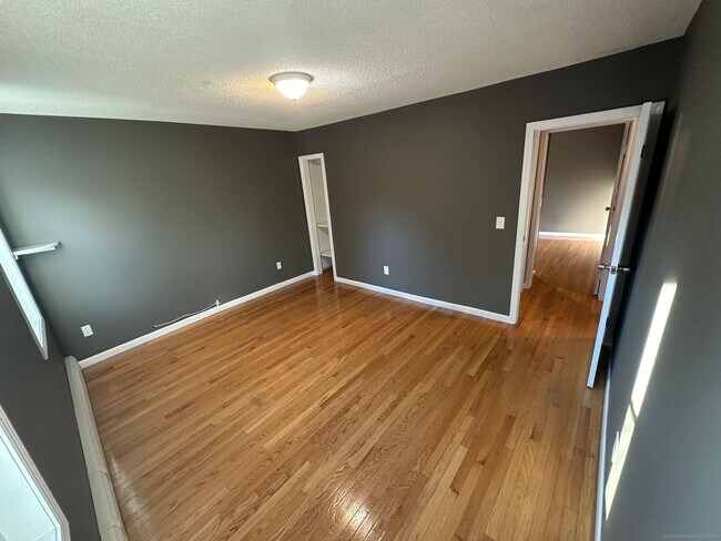 Building Photo - 157 Rubber Ave