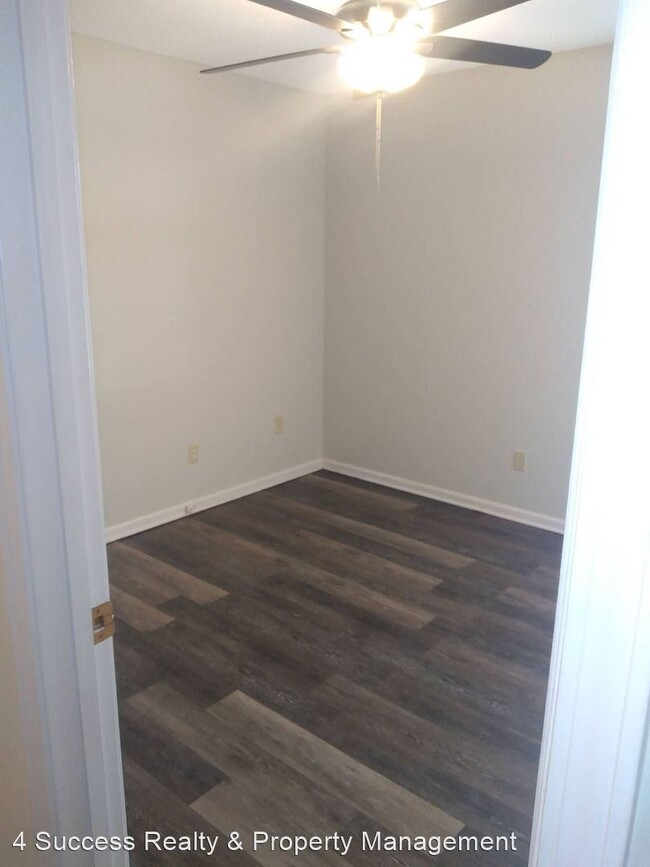 Building Photo - 3 br, 1.5 bath House - 8418 Chesterfield