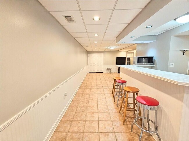 Foto del edificio - 2100 Bennington Ct