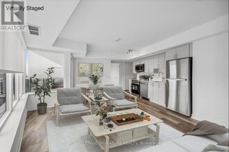 Building Photo - 1480 Bayly St