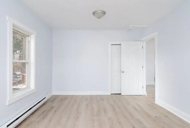 Building Photo - 598 Franklin St