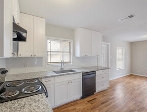Building Photo - 8248 Hartford St