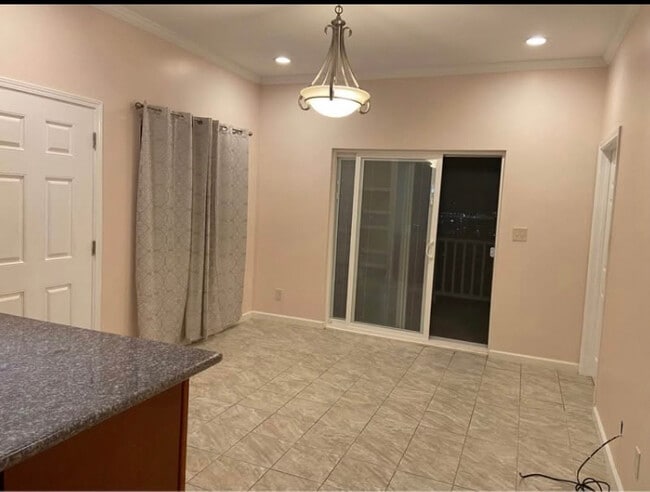 Building Photo - 2338 Makanani Dr
