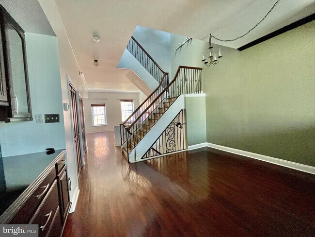 Building Photo - 822 N Ringgold St