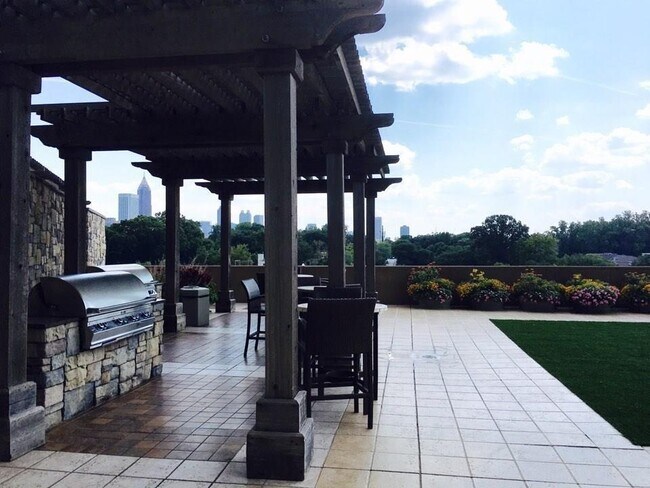 Foto del edificio - 270 17th St NW