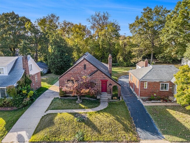 Building Photo - 51 S Laclede Station Rd