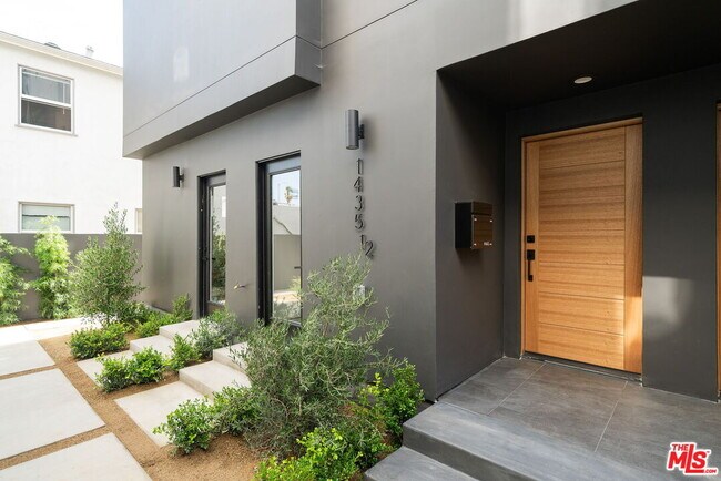 Foto del edificio - 1435 S Crescent Heights Blvd