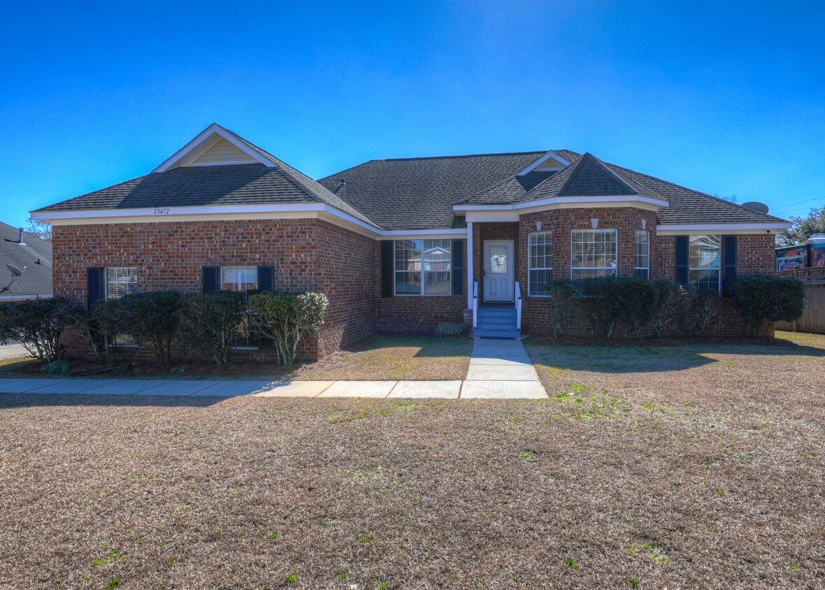 Primary Photo - 4 BD/2 BTH in Loxley!