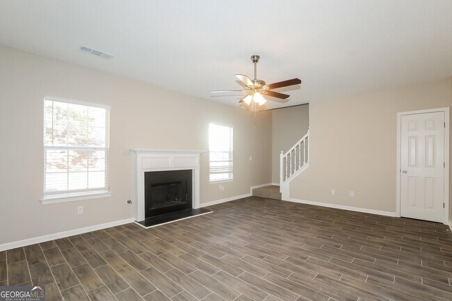 Building Photo - 3772 Fremont Dr