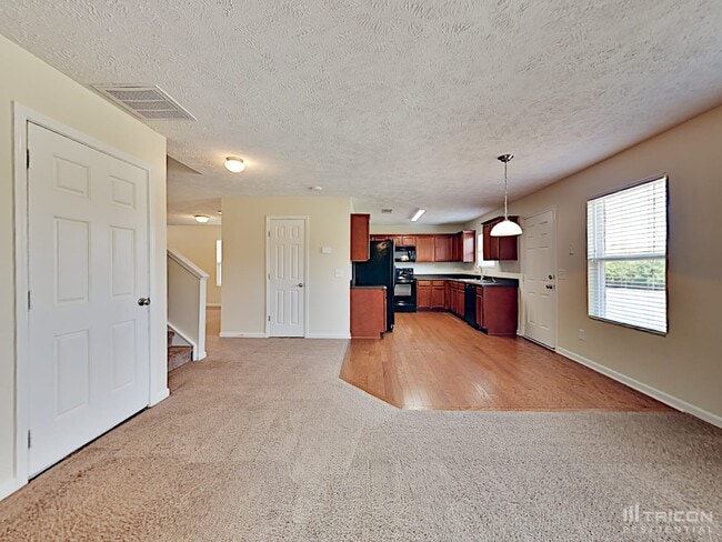 Building Photo - 1009 Harmony Ln