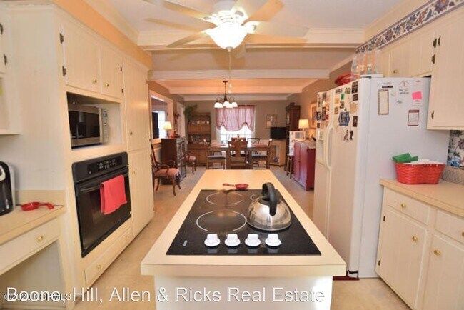 Building Photo - 3 br, 2 bath House - 816 Jeffreys Road