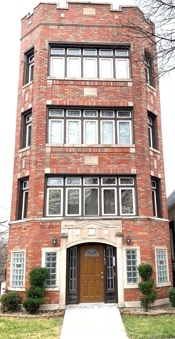 Building Photo - 1143 E 81st Pl