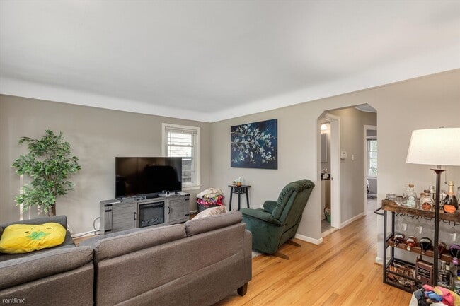 Building Photo - 3 br, 2 bath House - 125 Girard Avenue