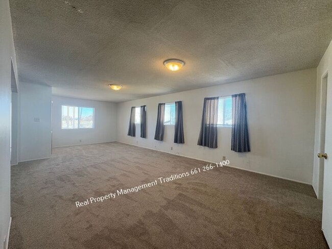 Foto del edificio - 38962 180th St E
