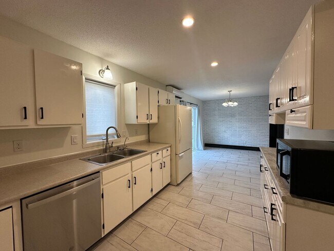 Building Photo - 2 Months Free on an 13-Month Lease with a $300 Gift Card- 4 Bedroom Home with Fully Fenced-In Lar...