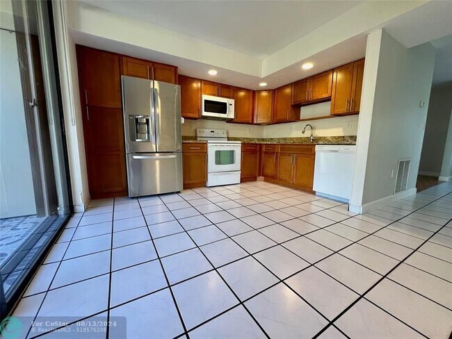 Foto del edificio - 8045 SW 107th Ave