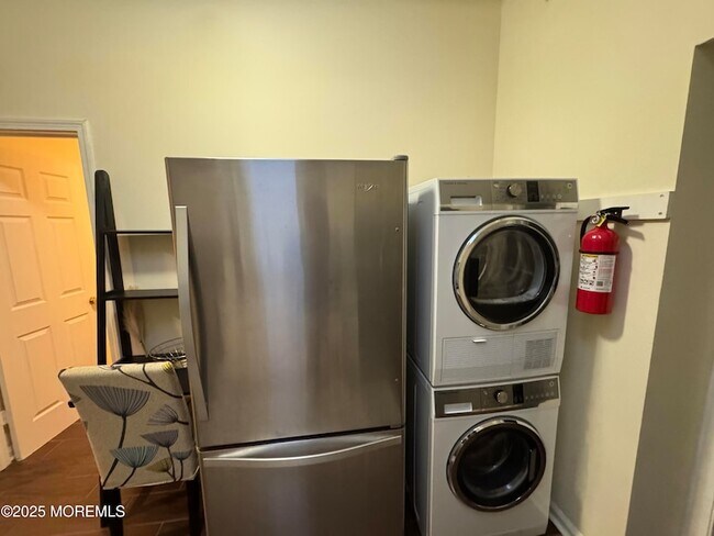 Foto del edificio - 124 Lincoln Ave