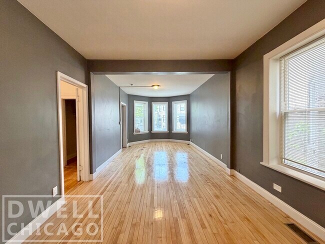 Building Photo - 731 N Christiana Ave