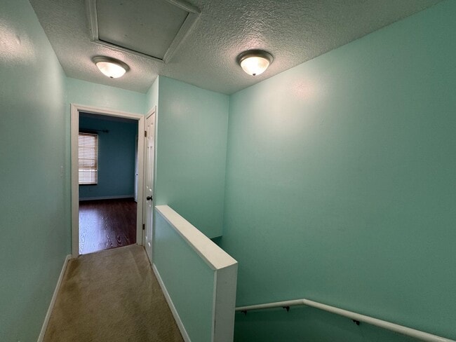 Building Photo - Enjoy the Best of Florida Living with a Pr...