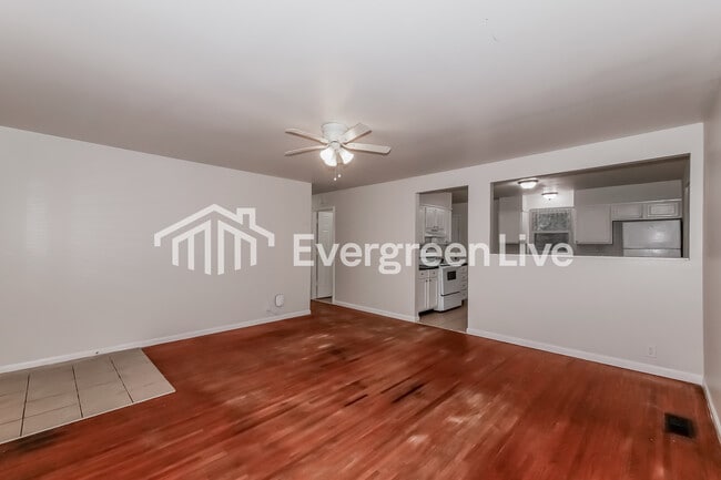 Foto del edificio - 7301 Austin Dr