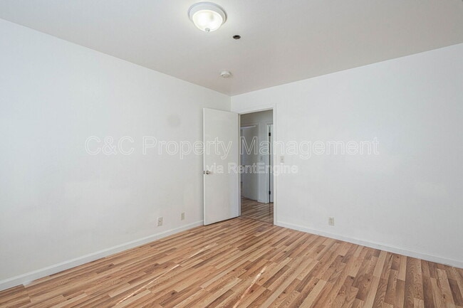 Building Photo - 15 Dolores Ave