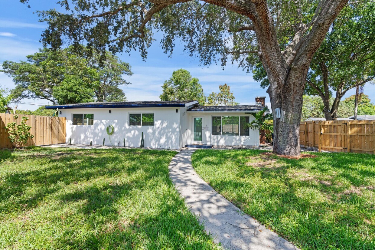 Primary Photo - 1517 NW 12th Ave