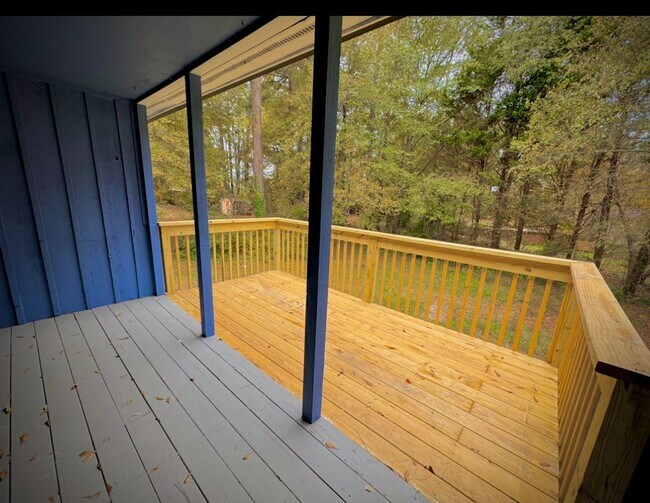 Building Photo - NEWLY RENOVATED HOME IN CONYERS, GA