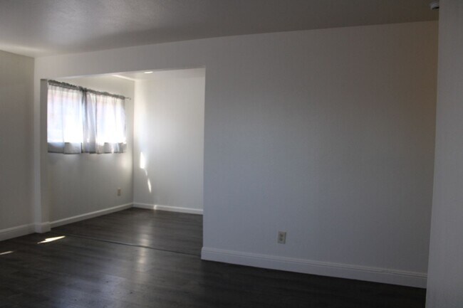 Foto del edificio - 3800 Waller Ave