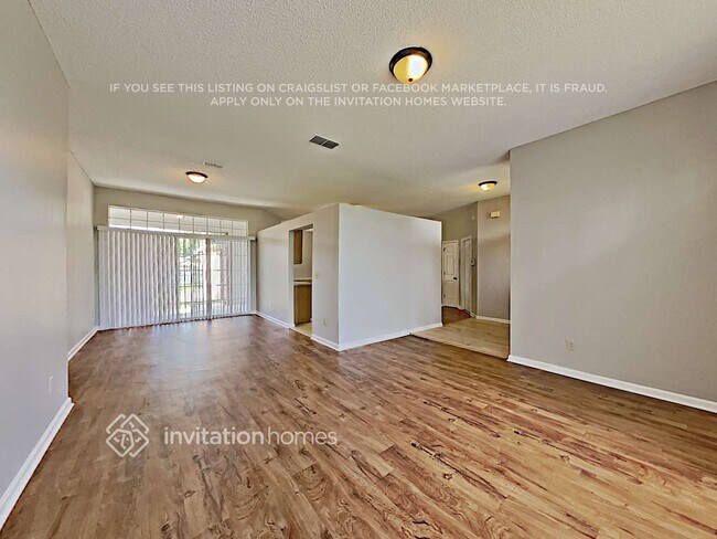 Foto del edificio - 5372 Downington Dr