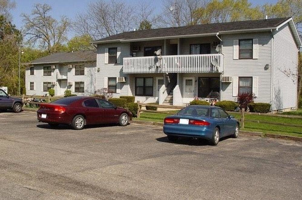 Primary Photo - 26440 W Wooster Lake Dr