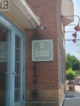 Building Photo - 2 Orchard Heights Blvd