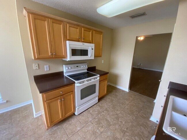 Building Photo - 9064 Brookside Ln