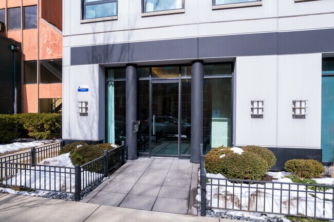 Entrance - 550 Wellington Ave