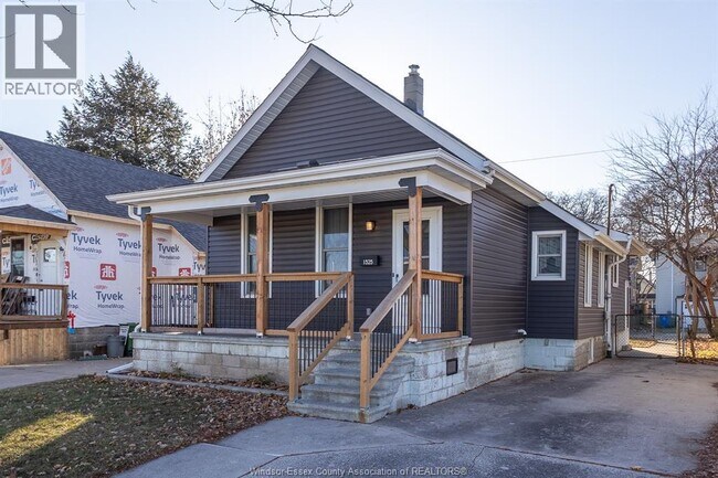 Photo du bâtiment - 1525 Windermere Rd