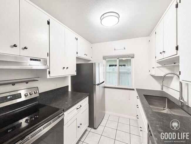 Foto del edificio - Beautiful 1Bd/1Ba located in Bay Ho!