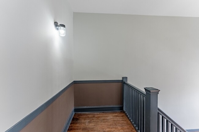 Foto del edificio - 1121 N Leclaire Ave