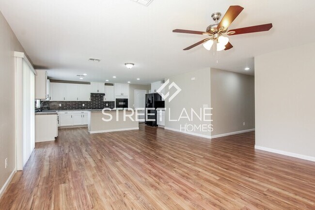 Foto del edificio - REDUCED!