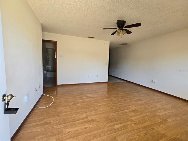 Building Photo - 11112 SW 78th Ave