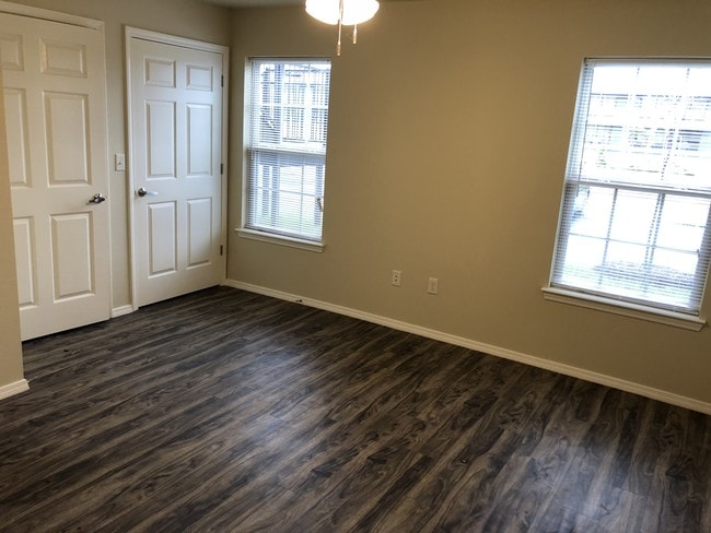 Phase 2 Bedroom - Barton Court Apartments