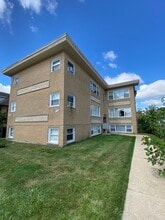 Building Photo - 2912 N 75th Ave
